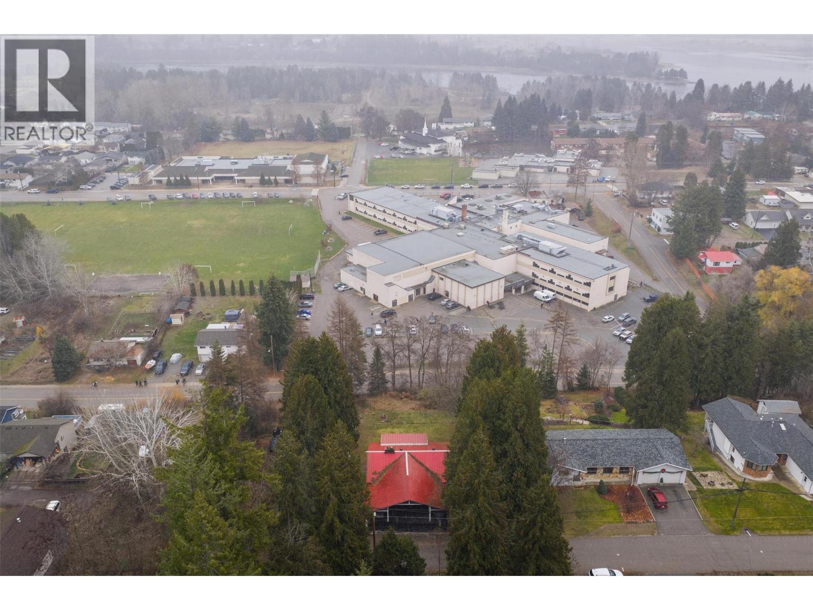 701 10Th Avenue, Castlegar, BC - Outdoor With View