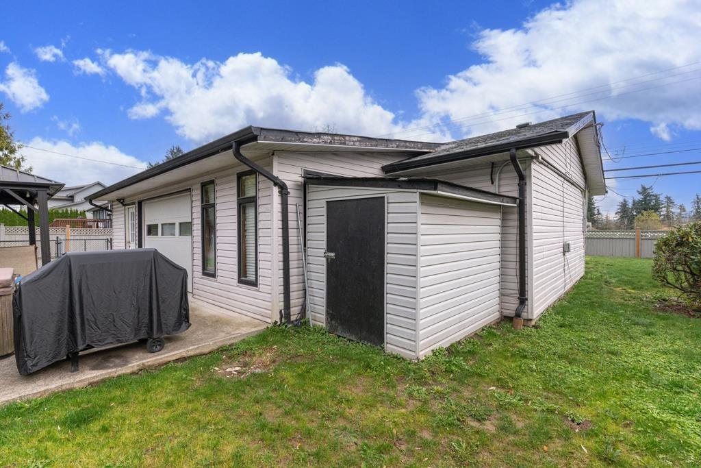 2561 Ross Road, Abbotsford, BC - Outdoor With Exterior