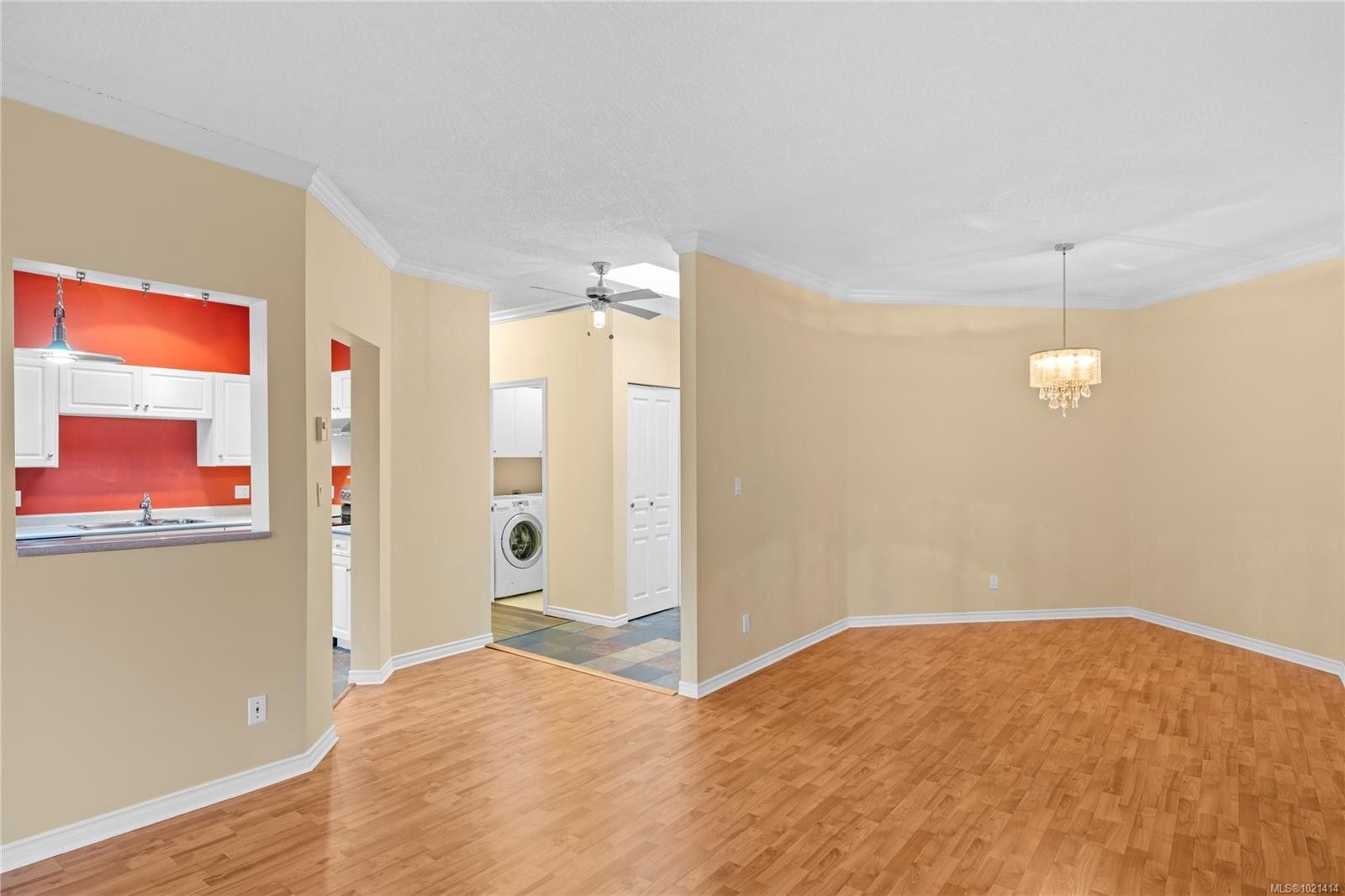 406-220 Island Hwy West, Parksville, BC - Indoor Photo Showing Other Room