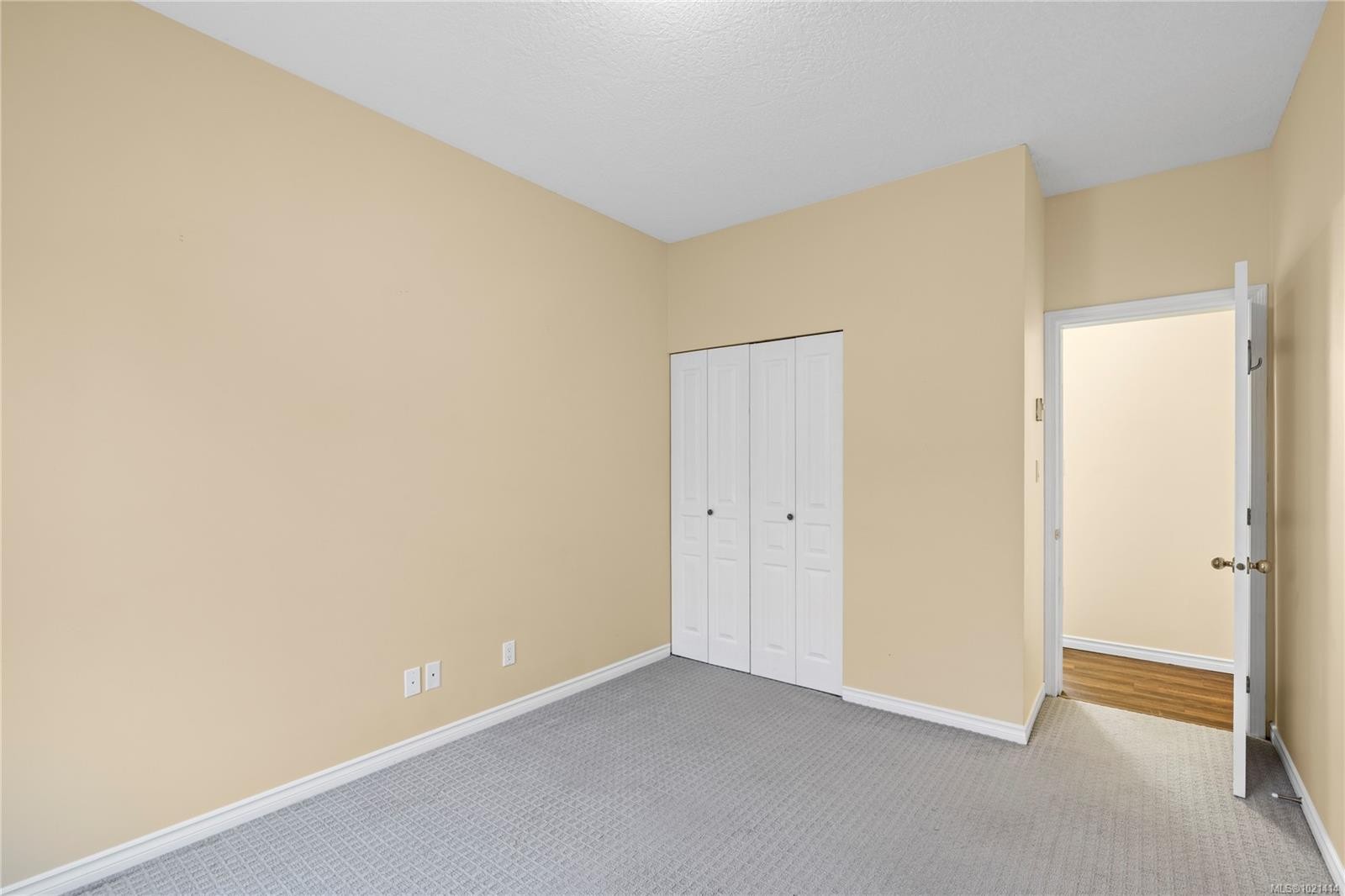 406-220 Island Hwy West, Parksville, BC - Indoor Photo Showing Other Room