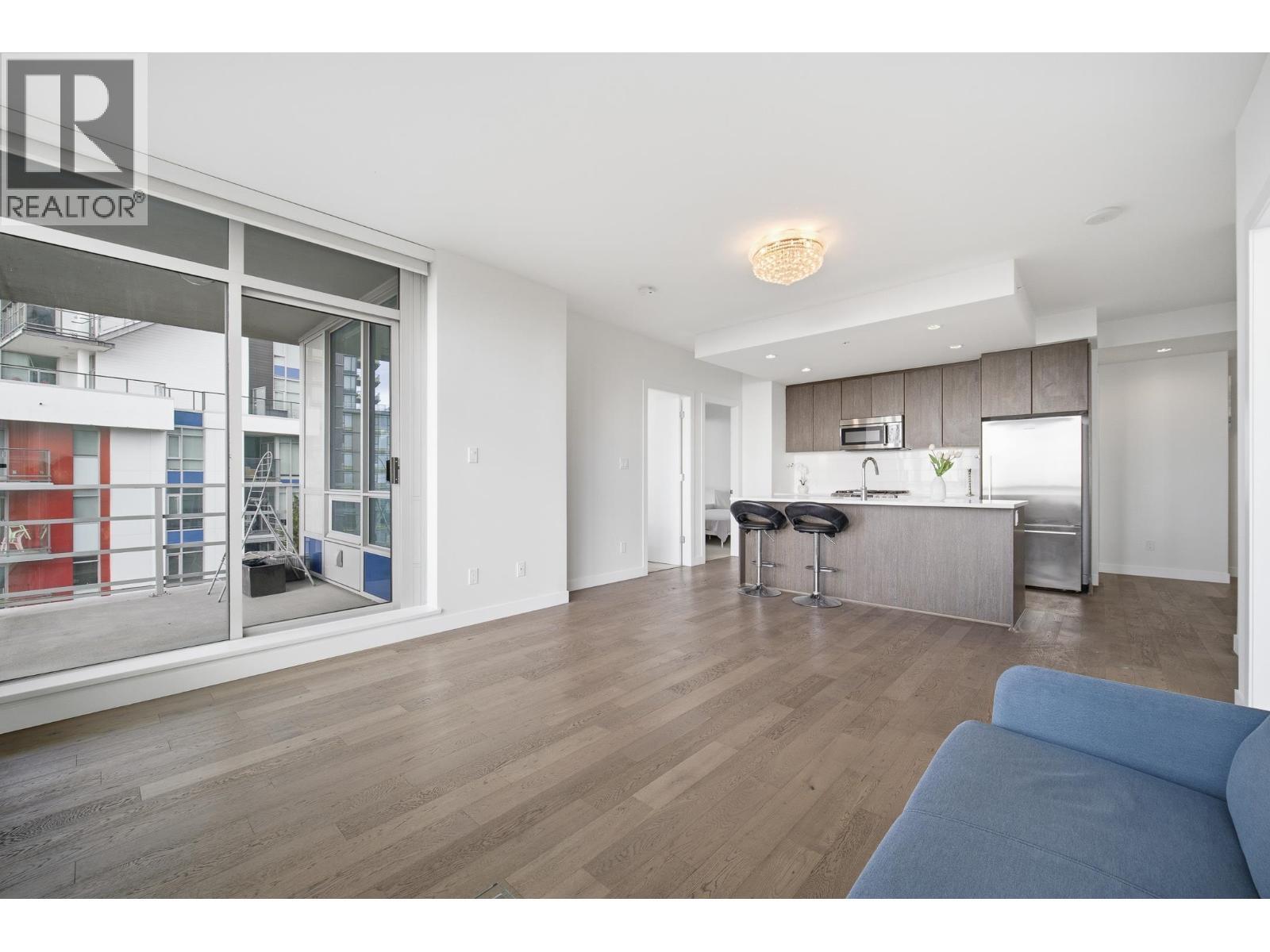 1103 9060 University Crescent, Burnaby, BC - Indoor