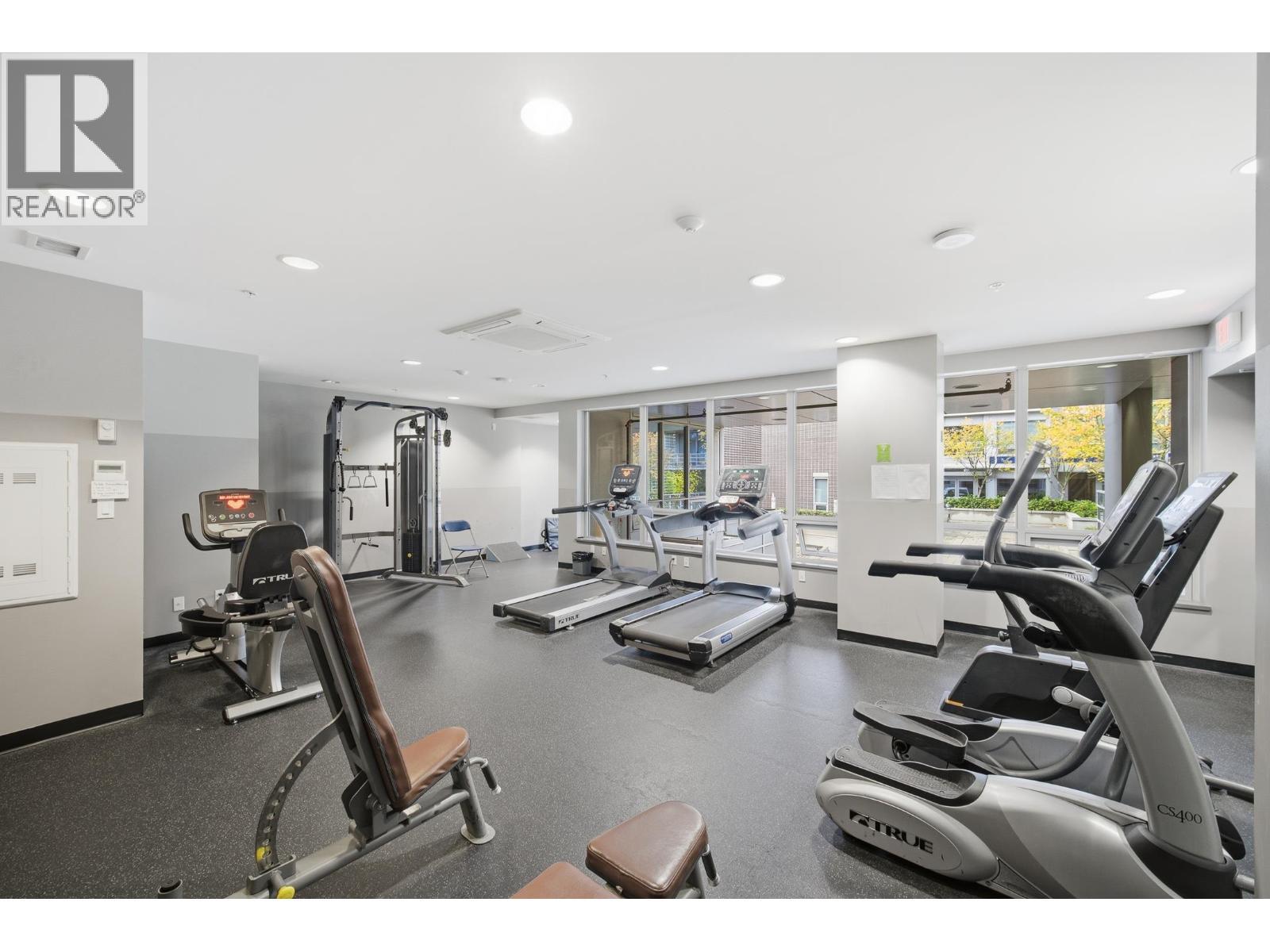 1103 9060 University Crescent, Burnaby, BC - Indoor Photo Showing Gym Room