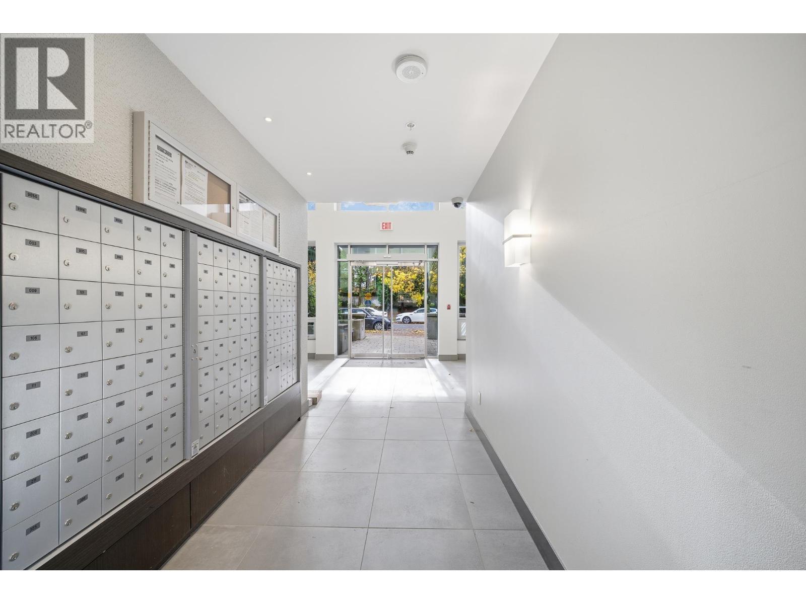 1103 9060 University Crescent, Burnaby, BC - Indoor Photo Showing Other Room