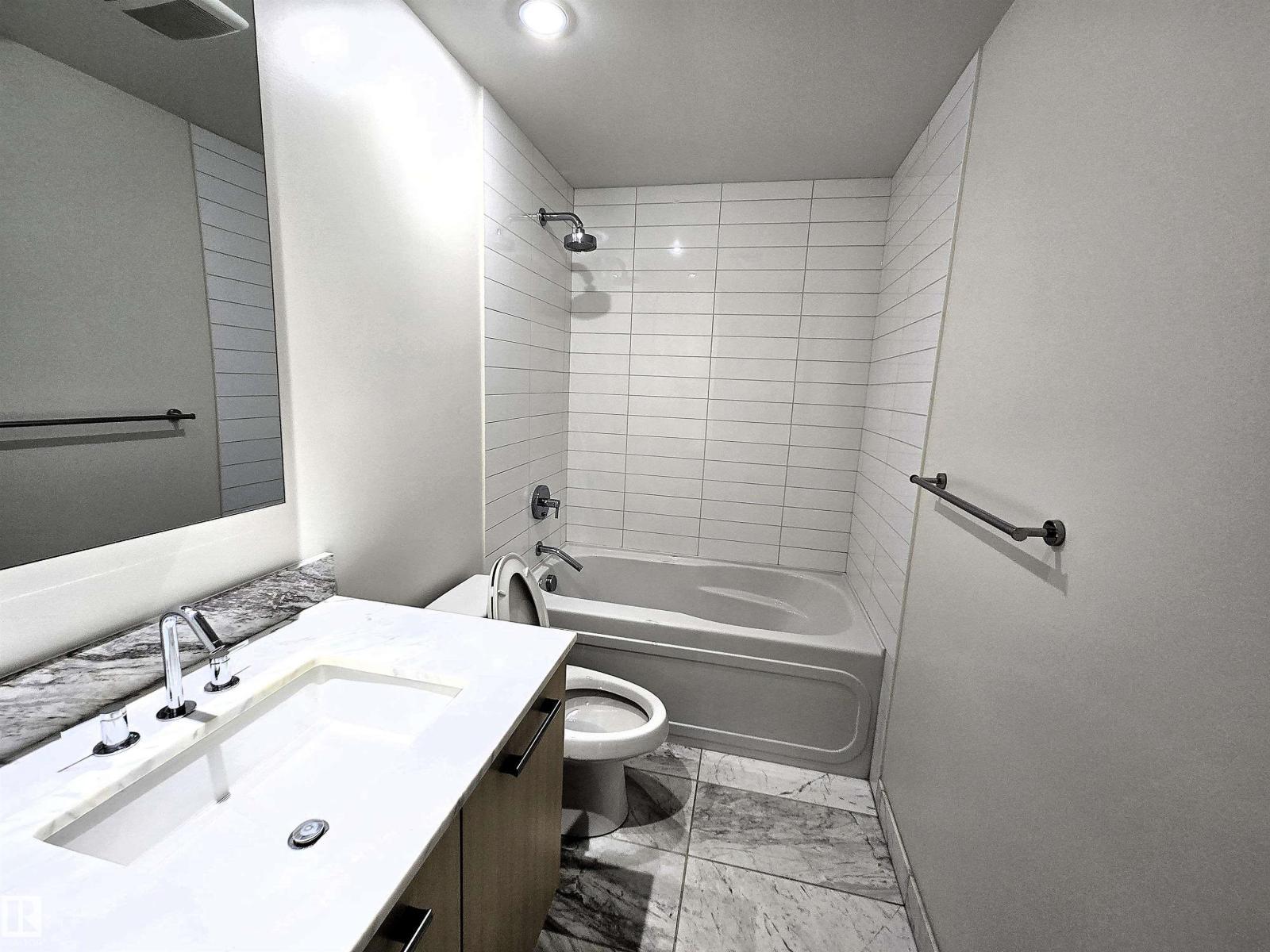 #606 2606 109 St Nw, Edmonton, AB - Indoor Photo Showing Bathroom