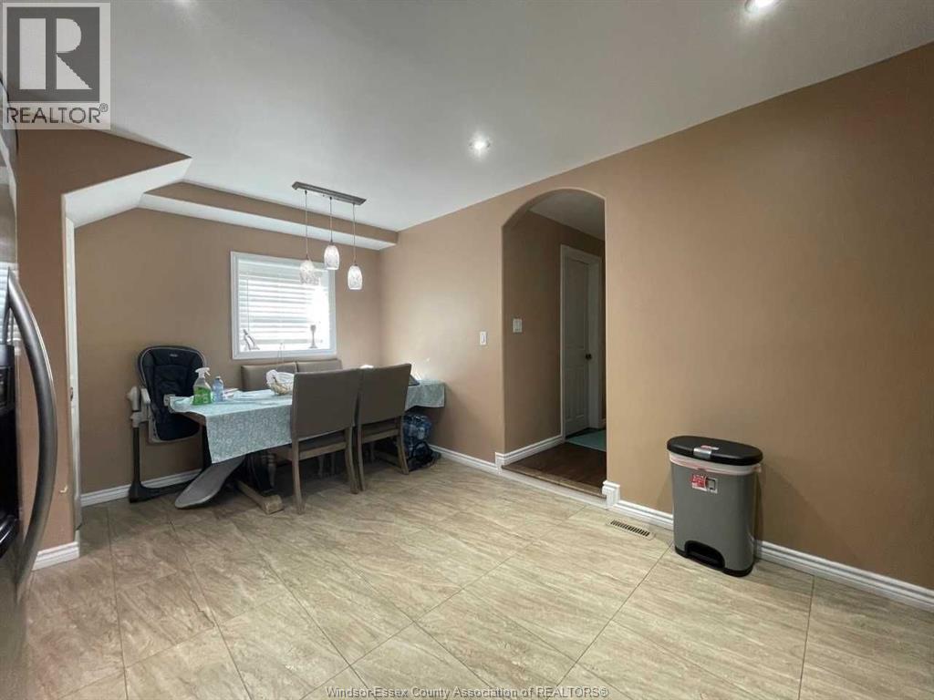 330 Elliott Avenue, Windsor, ON - Indoor Photo Showing Other Room