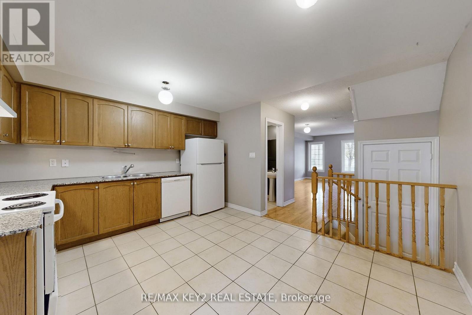 369 Caboto Trail, Markham, ON - Indoor Photo Showing Kitchen