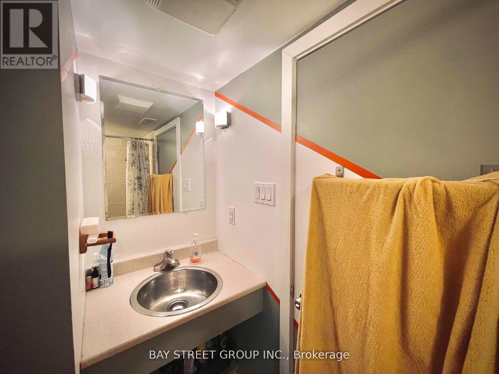 105 Massey Street, Toronto, ON - Indoor Photo Showing Other Room