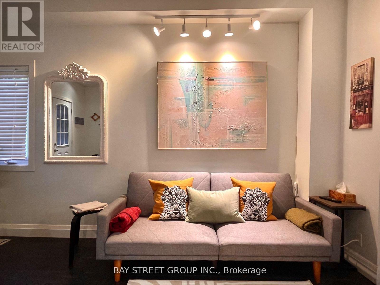 105 Massey Street, Toronto, ON - Indoor