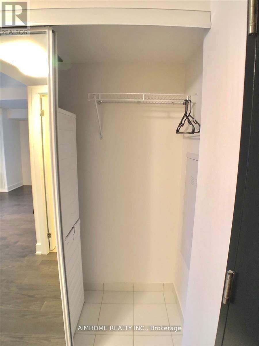 2606 - 955 Bay Street, Toronto, ON - Indoor With Storage