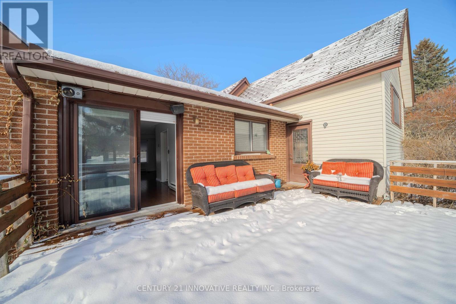 1135 Lobelia Court, Oshawa, ON - Outdoor With Deck Patio Veranda With Exterior