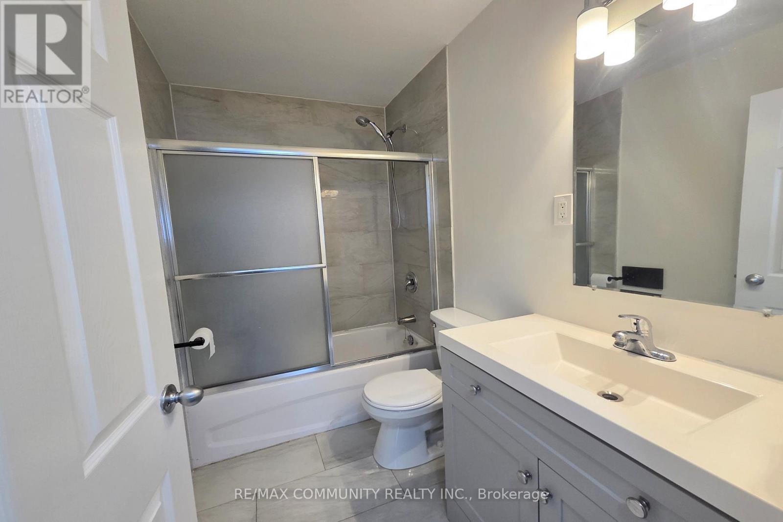 11490 Simcoe Street, Scugog, ON - Indoor Photo Showing Bathroom