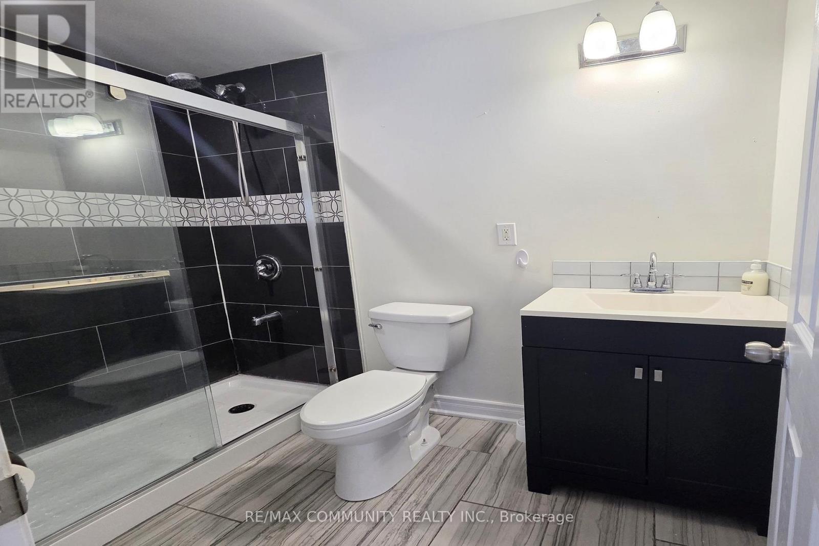 11490 Simcoe Street, Scugog, ON - Indoor Photo Showing Bathroom