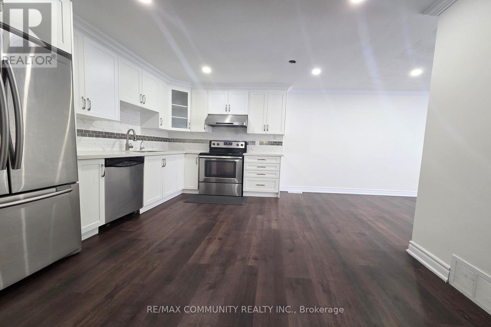 11490 Simcoe Street, Scugog, ON - Indoor Photo Showing Kitchen With Upgraded Kitchen