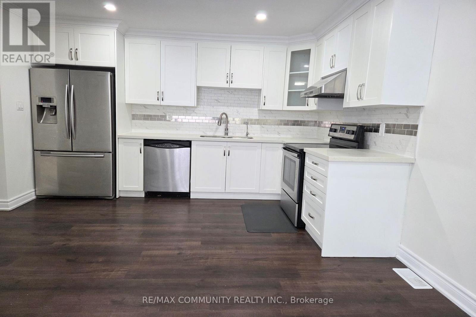 11490 Simcoe Street, Scugog, ON - Indoor Photo Showing Kitchen With Upgraded Kitchen