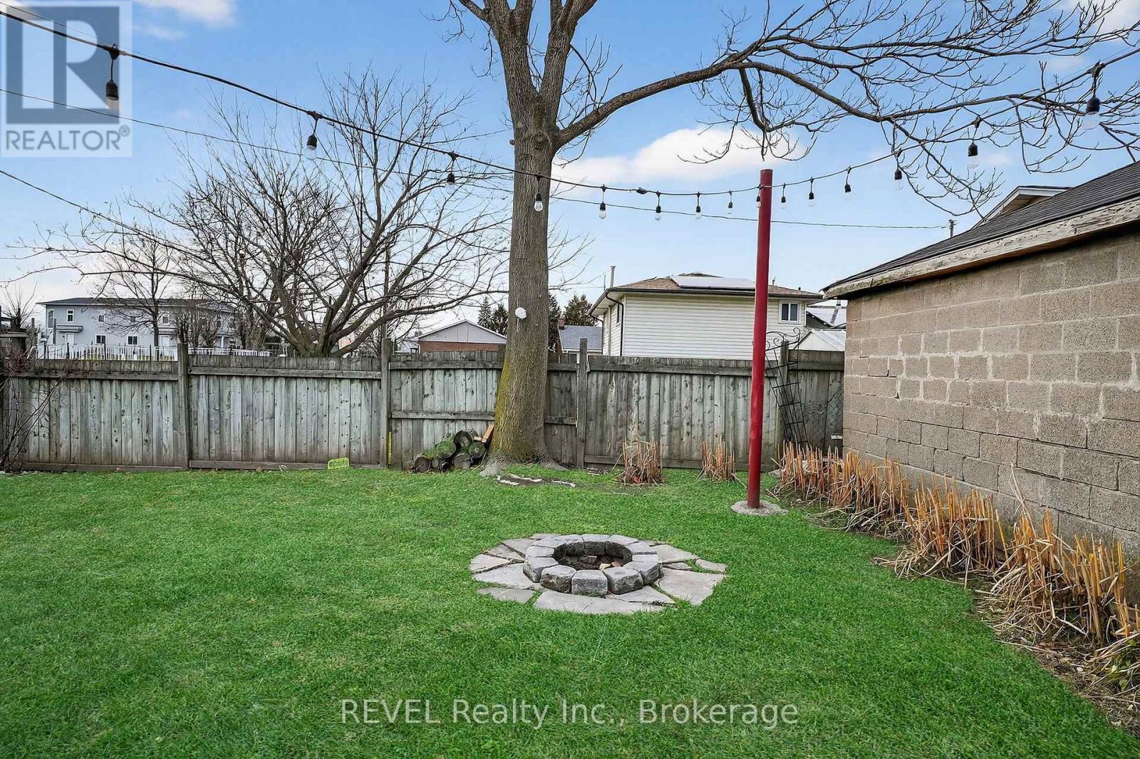 89 Queen Street N, Thorold (Thorold Downtown), ON - Outdoor