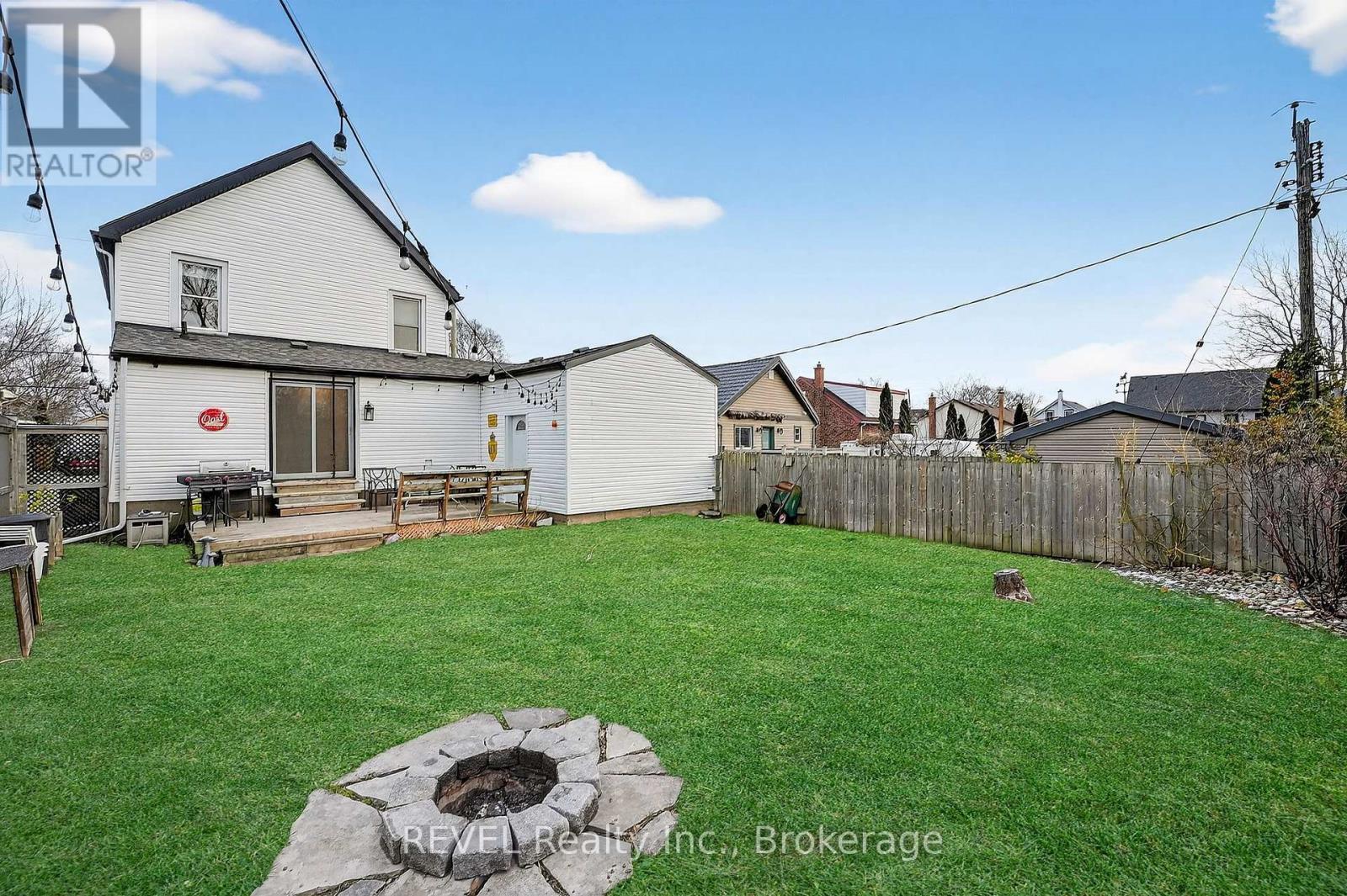 89 Queen Street N, Thorold (Thorold Downtown), ON - Outdoor With Deck Patio Veranda