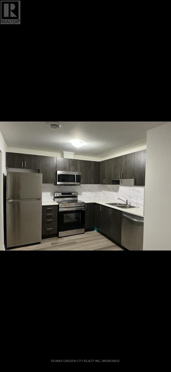 423 - 4263 Fourth Avenue, Niagara Falls (Downtown), ON - Indoor