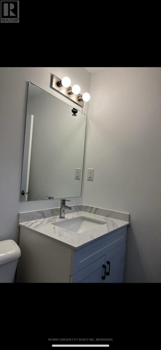 423 - 4263 Fourth Avenue, Niagara Falls (Downtown), ON - Indoor Photo Showing Bathroom