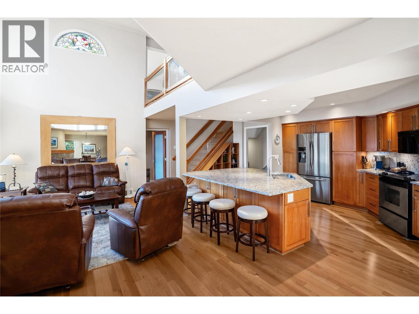 1988 Dewdney Road, Kelowna, BC - Indoor Photo Showing Kitchen