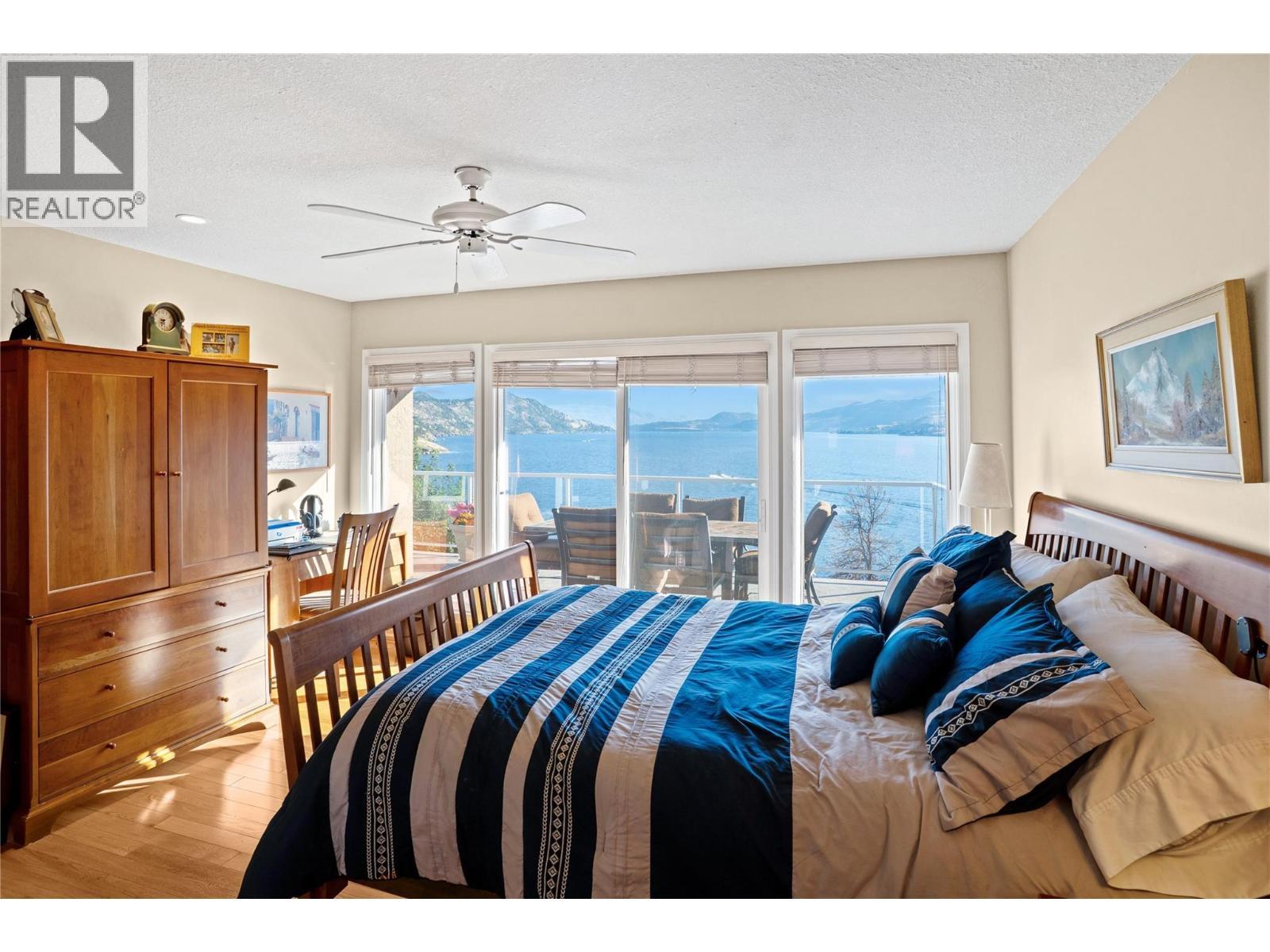 1988 Dewdney Road, Kelowna, BC - Indoor Photo Showing Bedroom