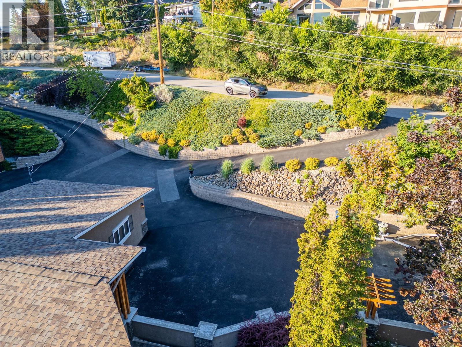 1988 Dewdney Road, Kelowna, BC - Outdoor