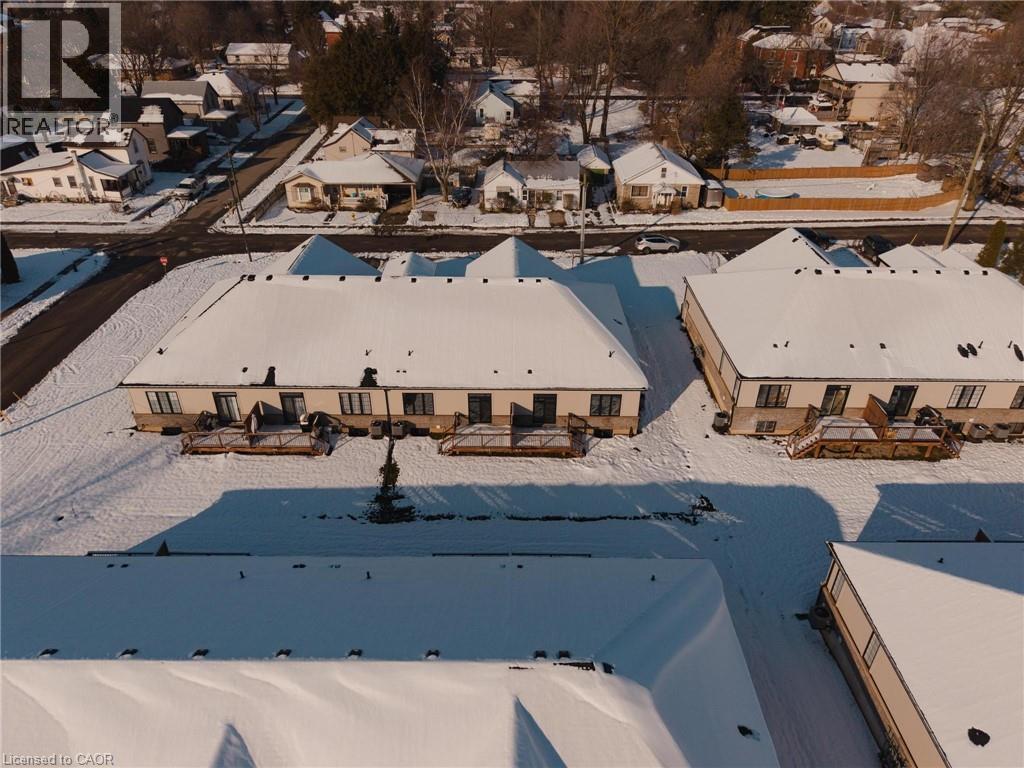 Aerial view of residential area - 7 South Court Street W, Norwich, ON - Outdoor With View
