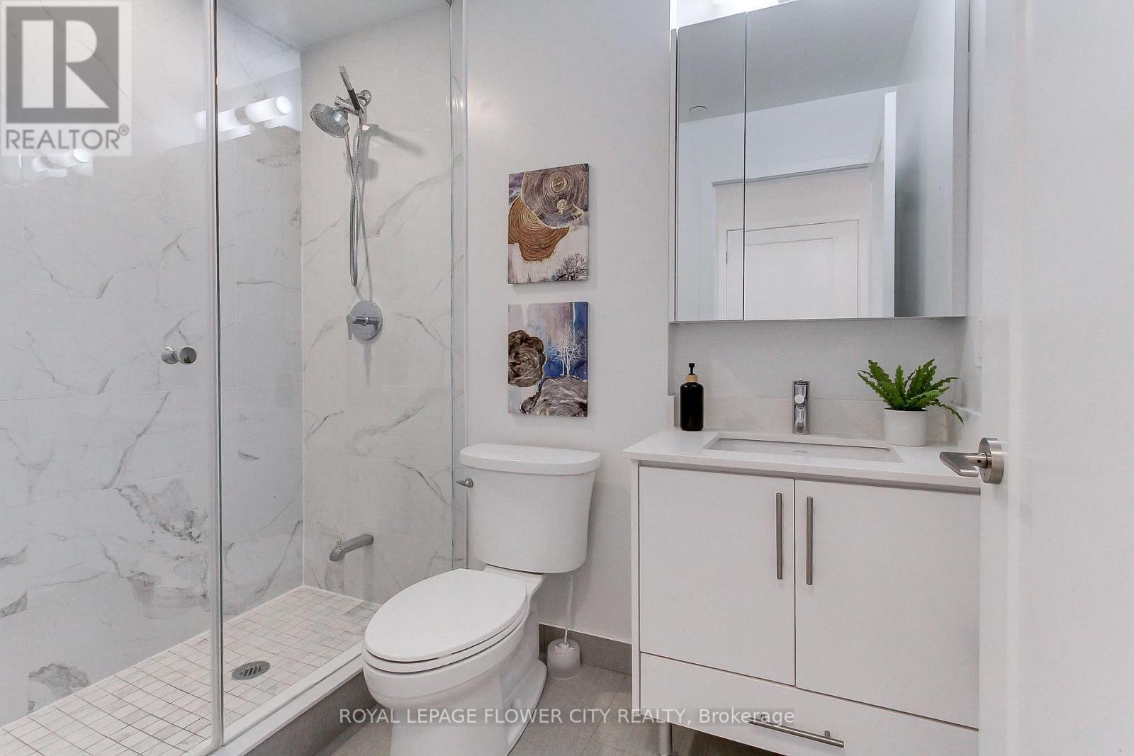 1502 - 105 Oneida Crescent, Richmond Hill, ON - Indoor Photo Showing Bathroom