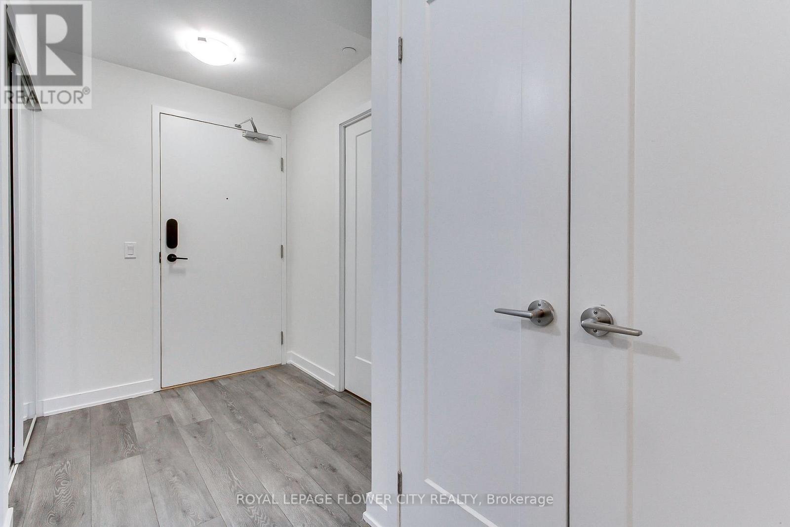 1502 - 105 Oneida Crescent, Richmond Hill, ON - Indoor Photo Showing Other Room