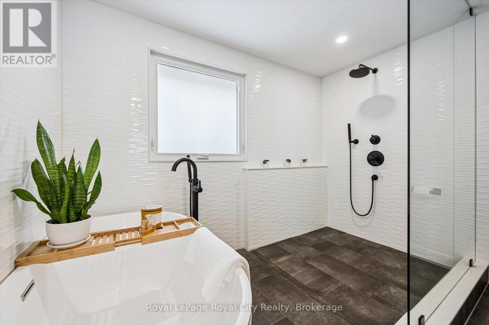 Primary Ensuite - 4 Gryphon Place, Guelph (Kortright West), ON - Indoor