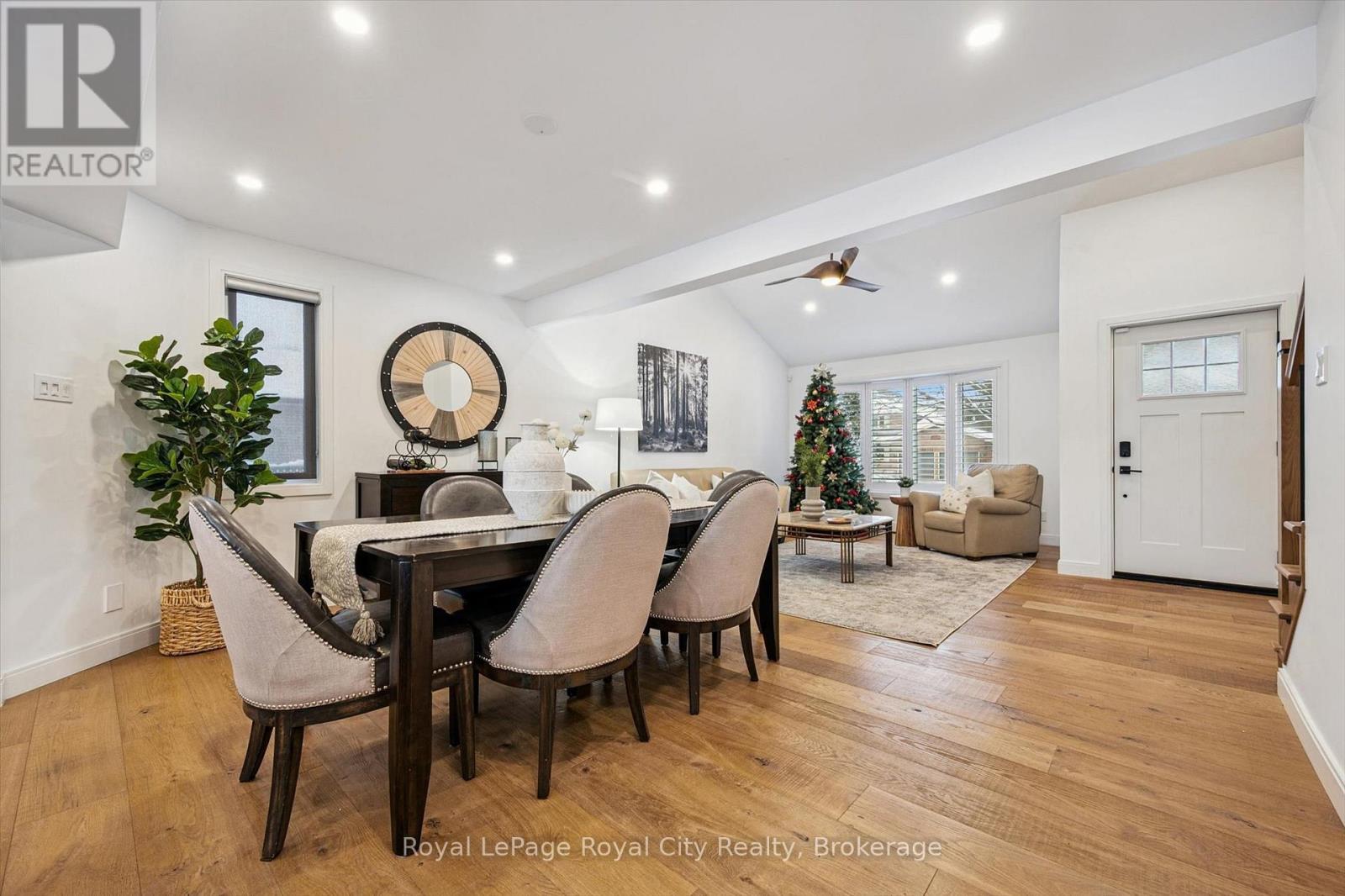 4 Gryphon Place, Guelph (Kortright West), ON - Indoor Photo Showing Dining Room