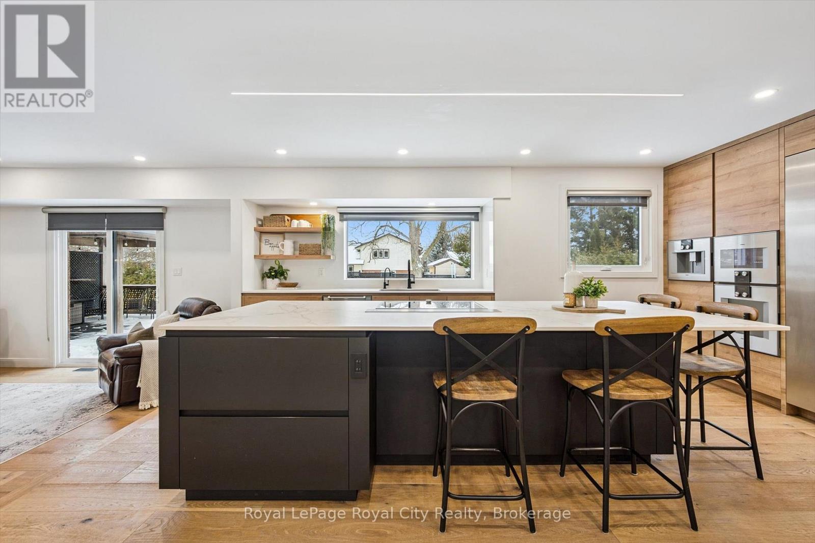 4 Gryphon Place, Guelph (Kortright West), ON - Indoor