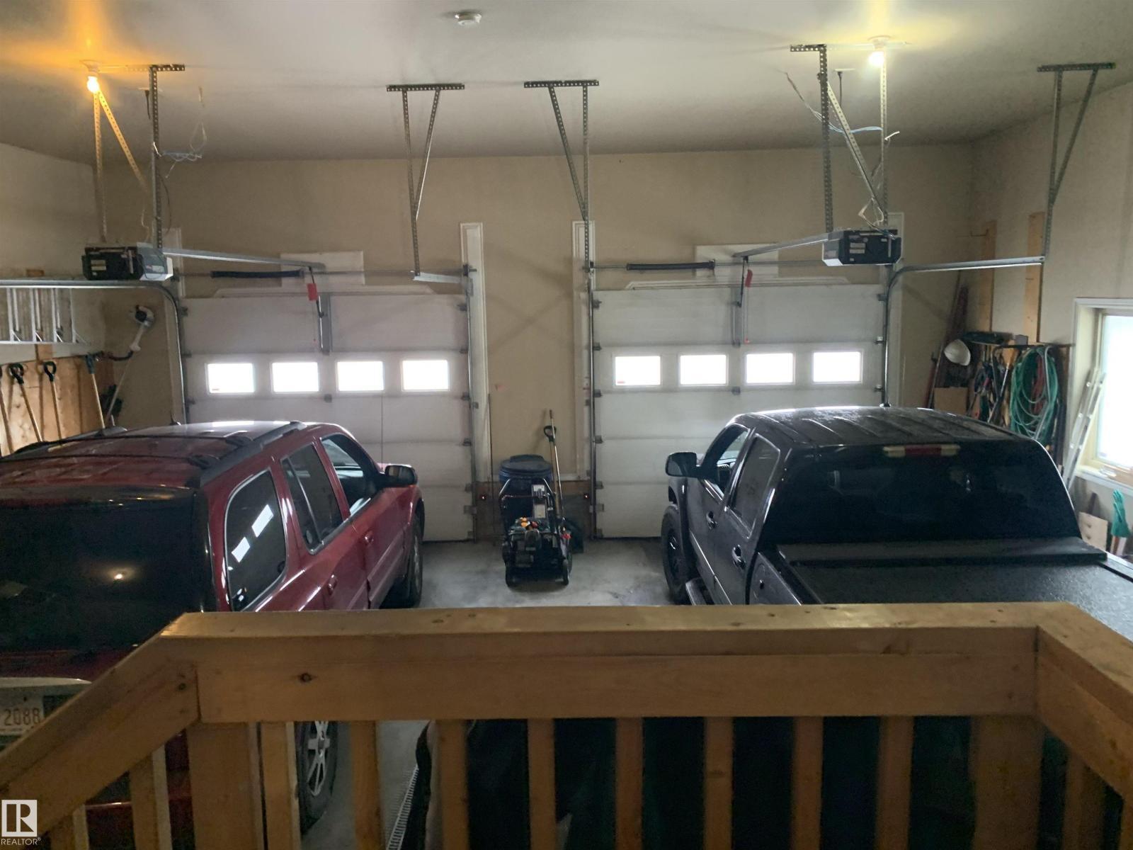 57 Longview Dr, Spruce Grove, AB - Indoor Photo Showing Garage