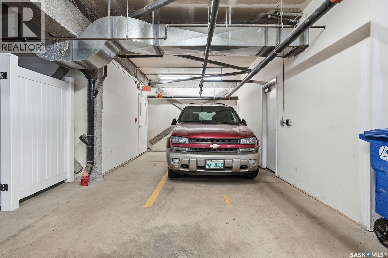 305 2255 Angus Street, Regina, SK - Indoor Photo Showing Garage