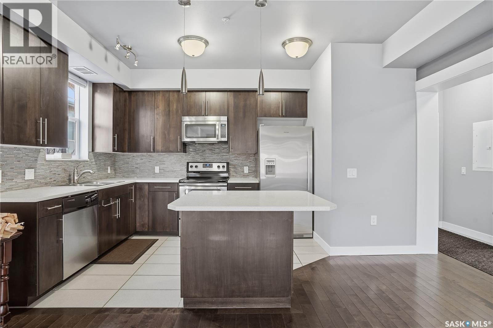 305 2255 Angus Street, Regina, SK - Indoor Photo Showing Kitchen With Upgraded Kitchen