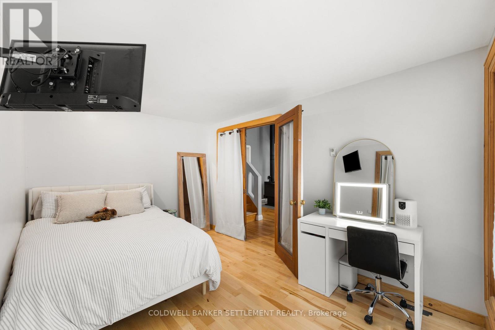 225 Mile Point Road, Drummond/North Elmsley, ON - Indoor Photo Showing Bedroom