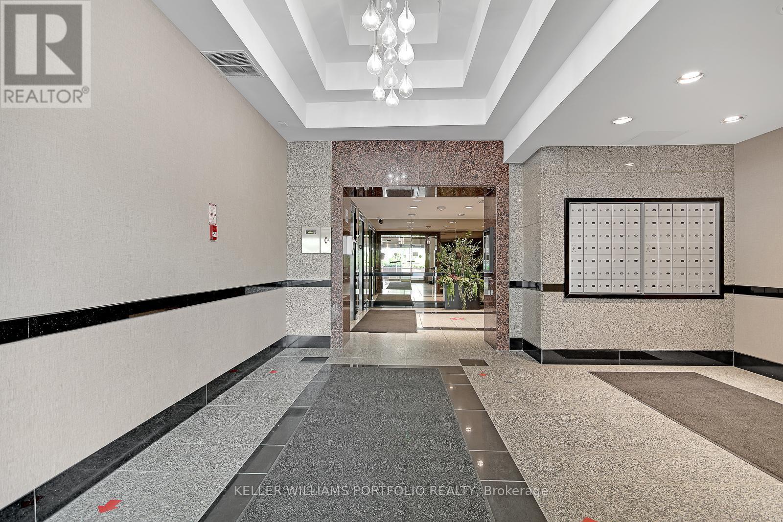 1704 - 914 Yonge Street, Toronto, ON - Indoor Photo Showing Other Room