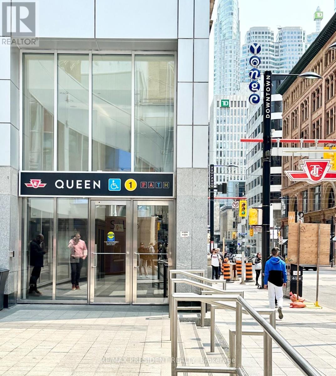 1310 - 197 Yonge Street, Toronto, ON -