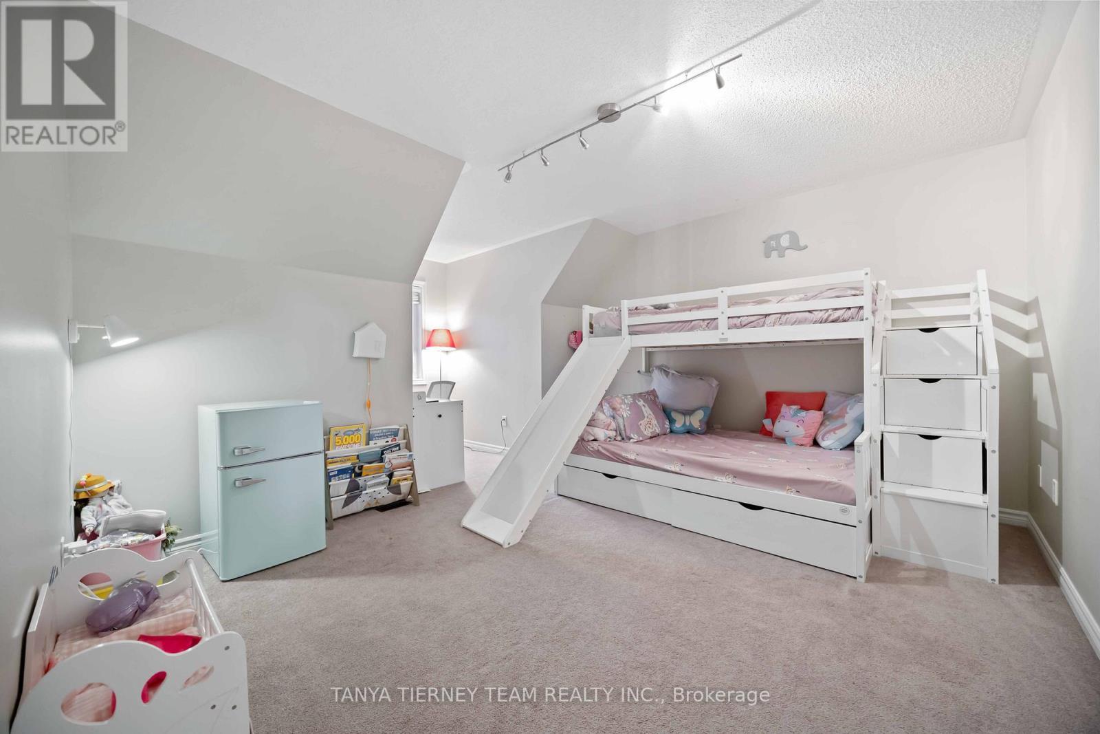 67 Florence Drive, Whitby, ON - Indoor