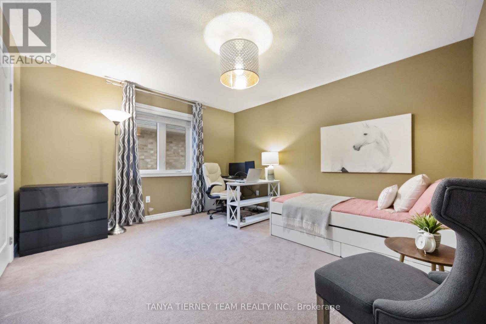 67 Florence Drive, Whitby, ON - Indoor Photo Showing Bedroom