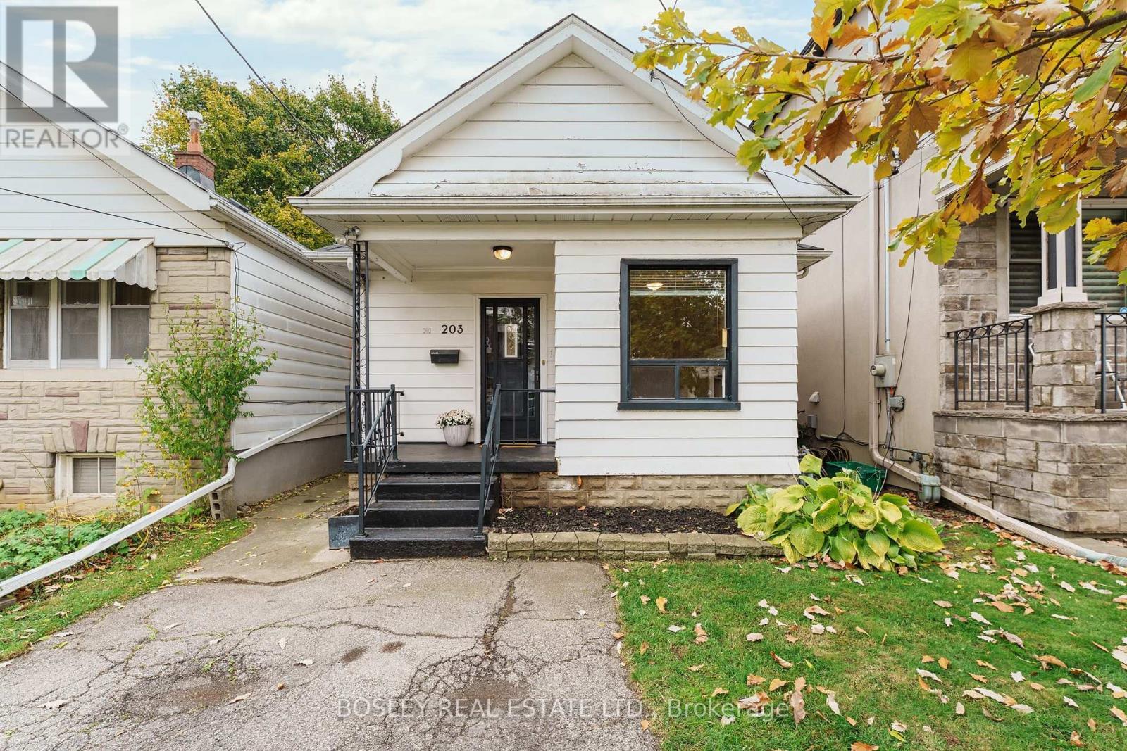 203 Virginia Avenue, Toronto, ON - Outdoor