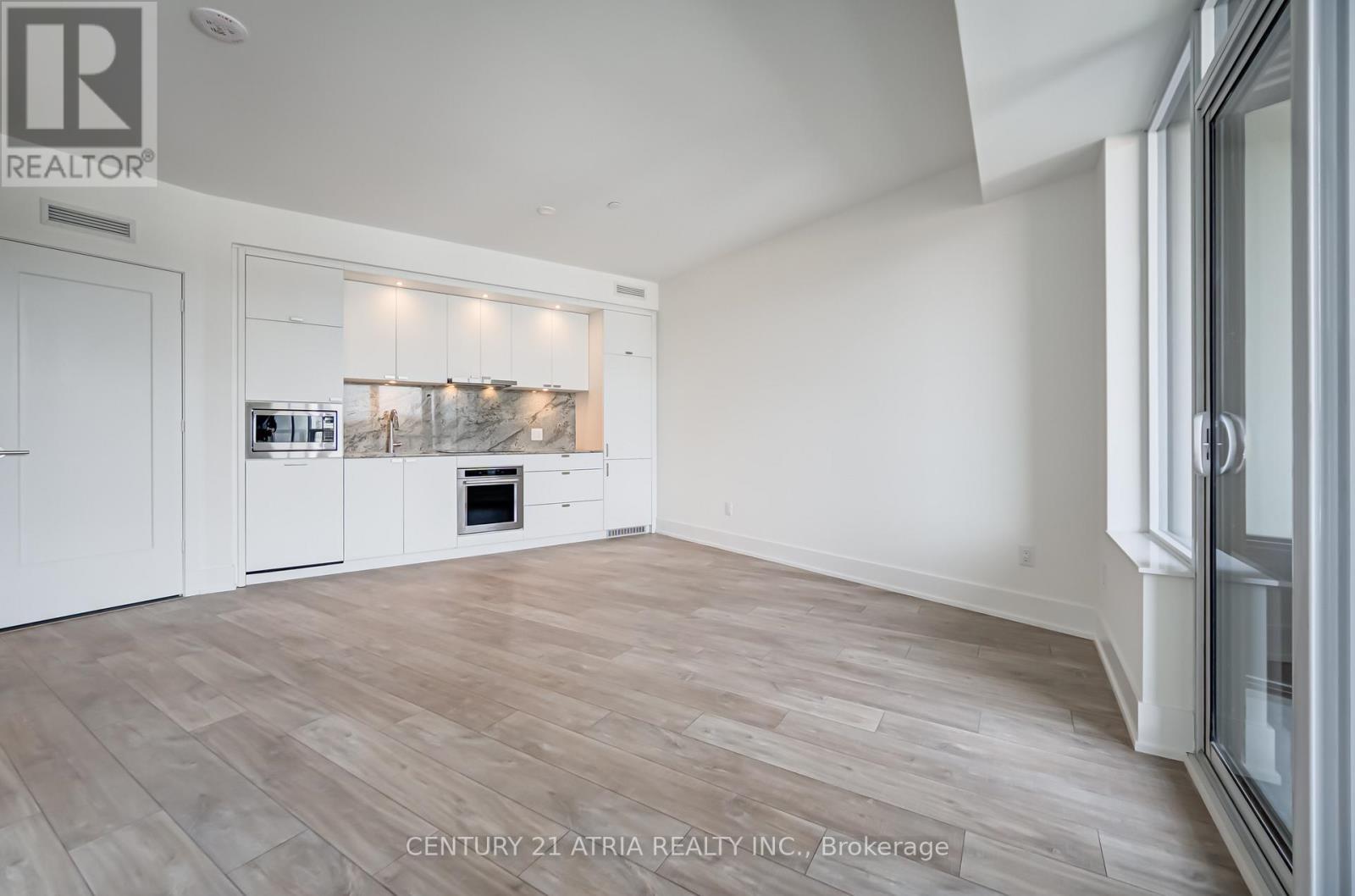 718 - 259 The Kingsway, Toronto, ON - Indoor Photo Showing Kitchen