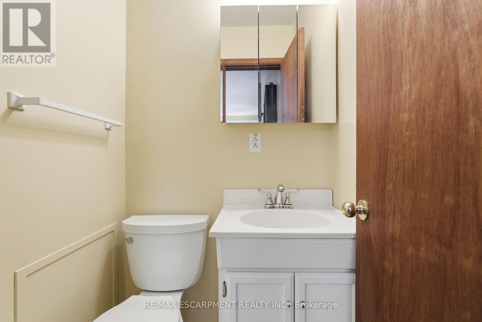 6780 Mcniven Road, Burlington, ON - Indoor Photo Showing Bathroom