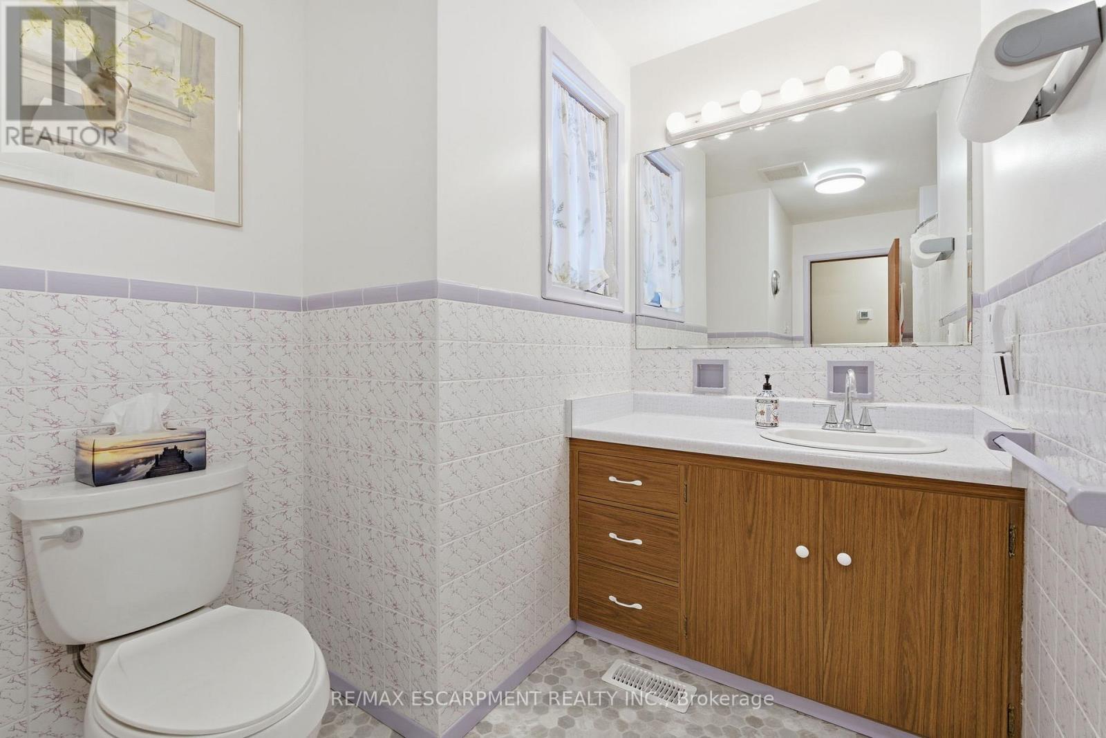 6780 Mcniven Road, Burlington, ON - Indoor Photo Showing Bathroom