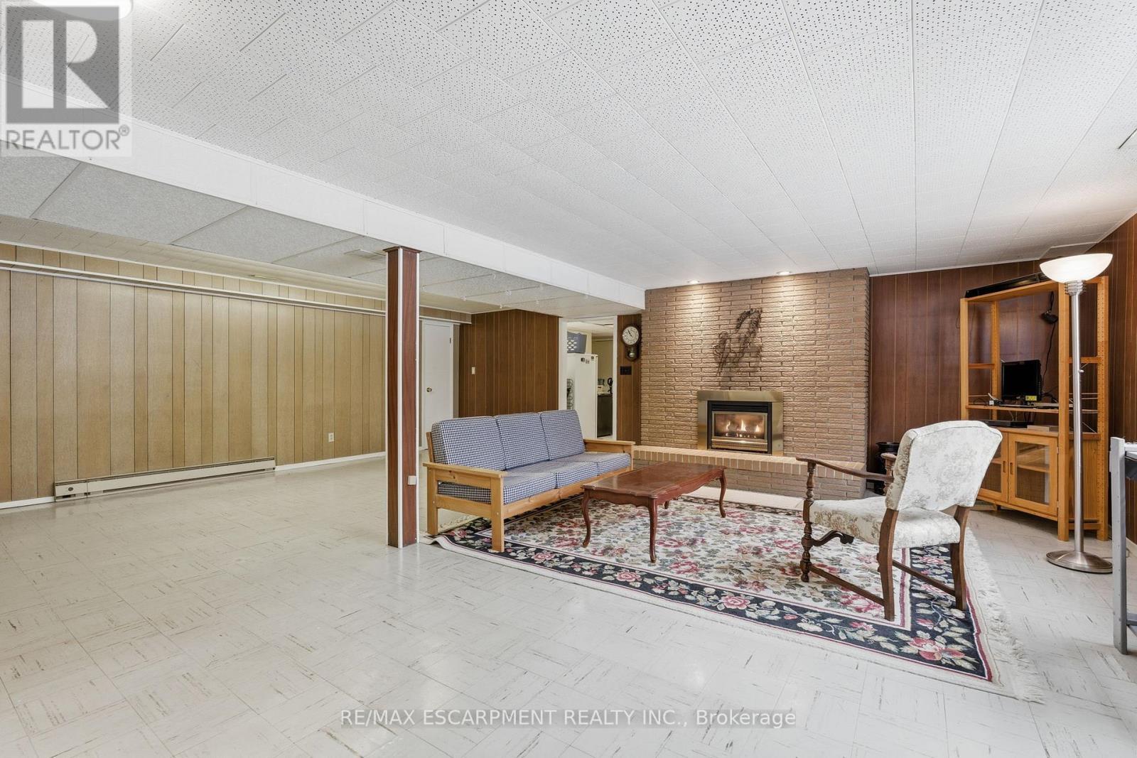 6780 Mcniven Road, Burlington, ON - Indoor