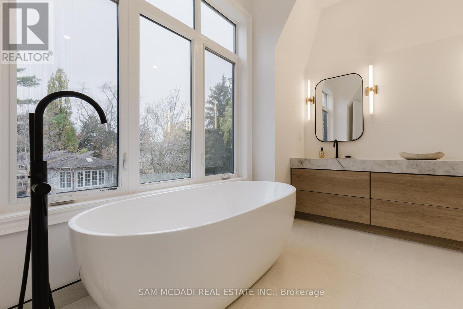 243 Prince George Crescent, Oakville, ON - Indoor Photo Showing Bathroom