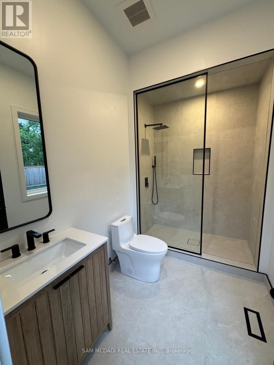 OUTDOOR WASHROOM - 243 Prince George Crescent, Oakville, ON - Indoor Photo Showing Bathroom