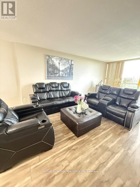 1707 - 5 Rowntree Road, Toronto, ON - Indoor Photo Showing Living Room