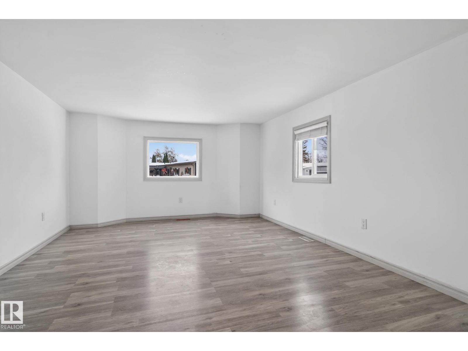 543 Evergreen St Nw, Edmonton, AB - Indoor