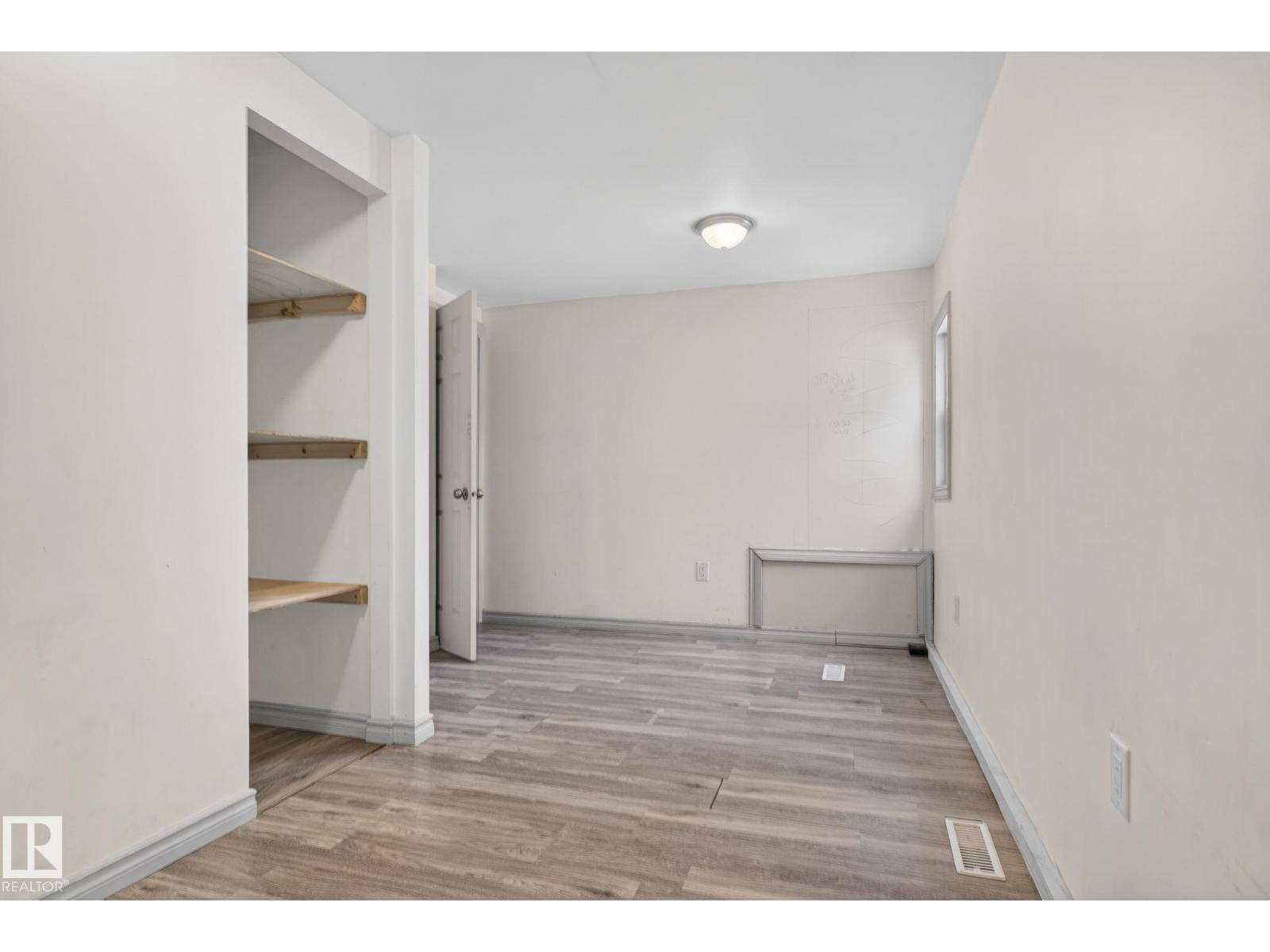 543 Evergreen St Nw, Edmonton, AB - Indoor