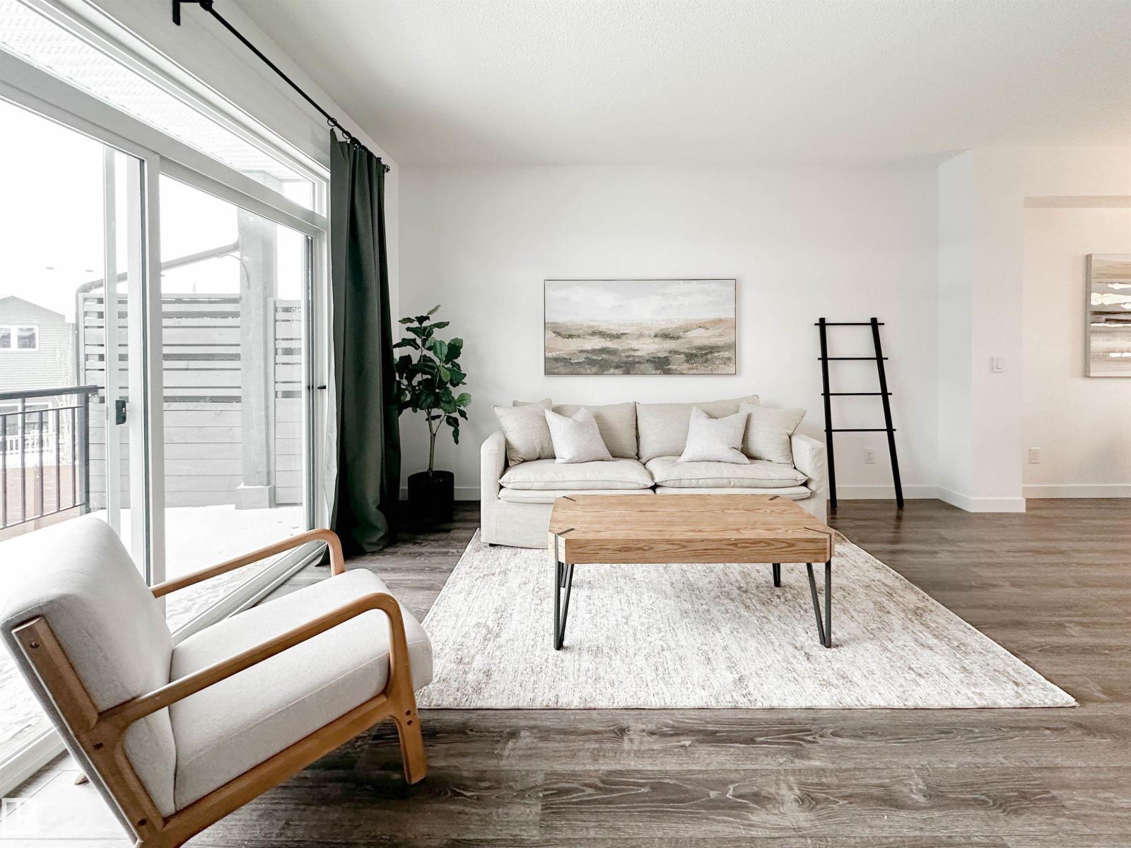 #14 100 Jensen Bv, St. Albert, AB - Indoor Photo Showing Living Room